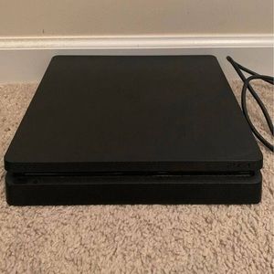 PlayStation 4 / PS4 Slim 1TB Without box
Text my whatsapp for more Details